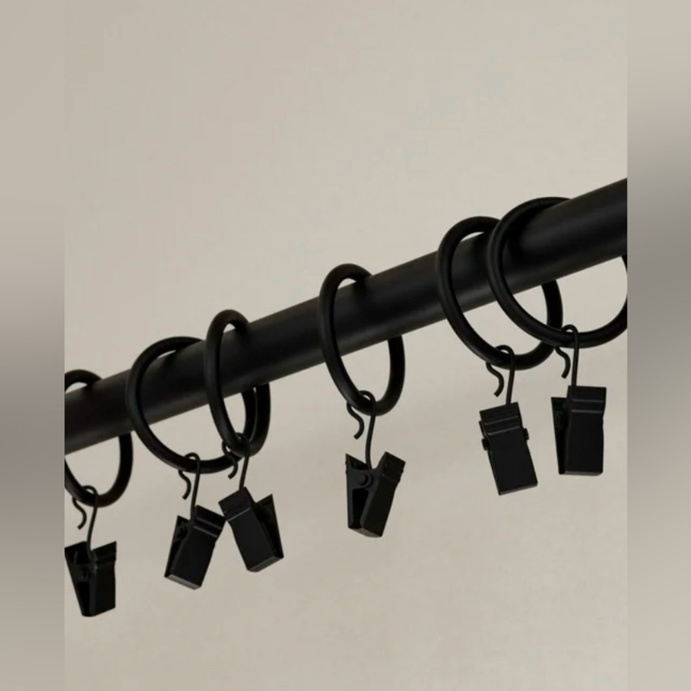 Kohl's 40 pc Black Curtain Rings with Clips